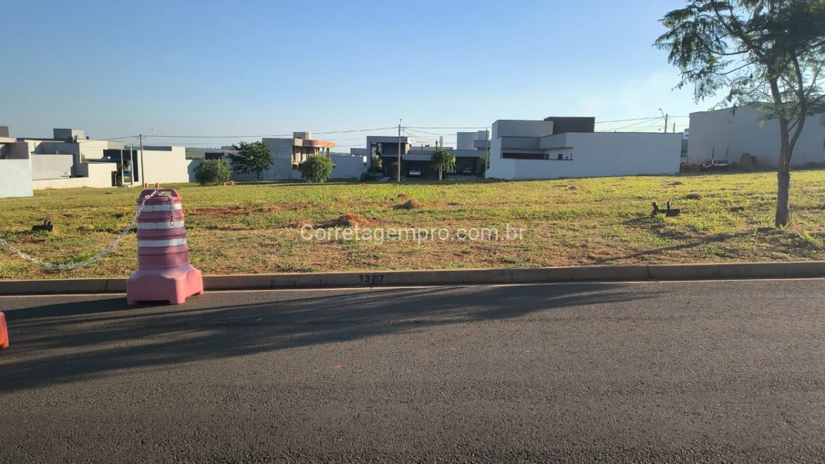 Terreno no Condomínio Recanto Das Águas