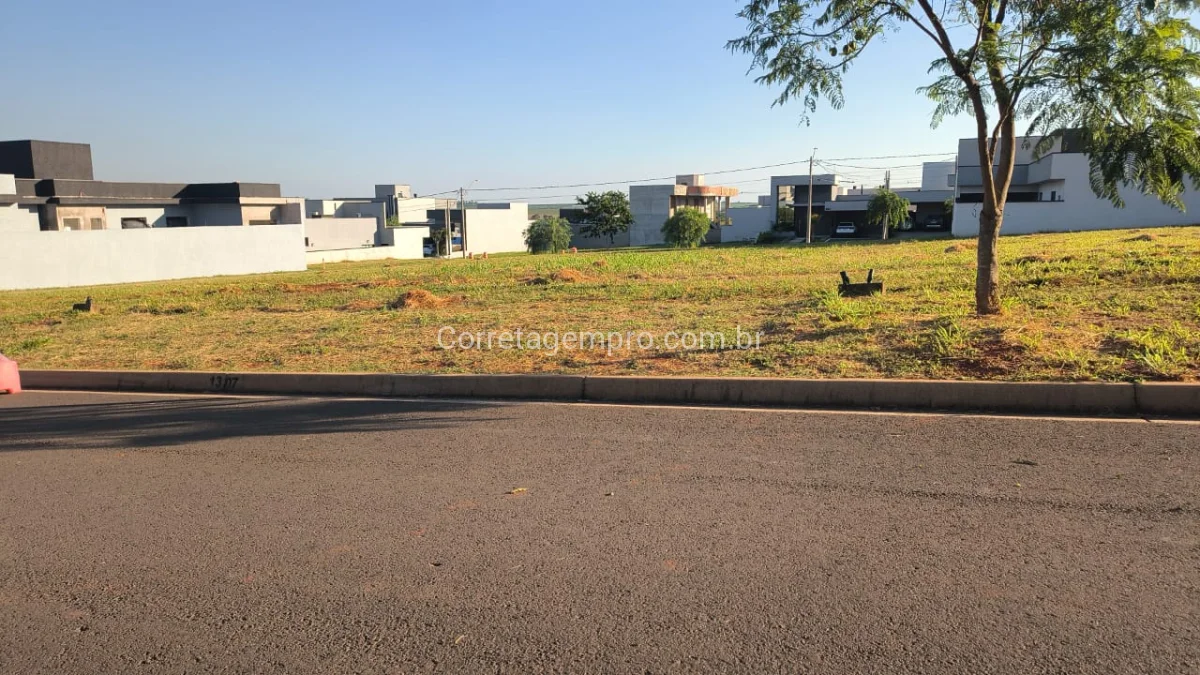 Terreno no Condomínio Recanto Das Águas