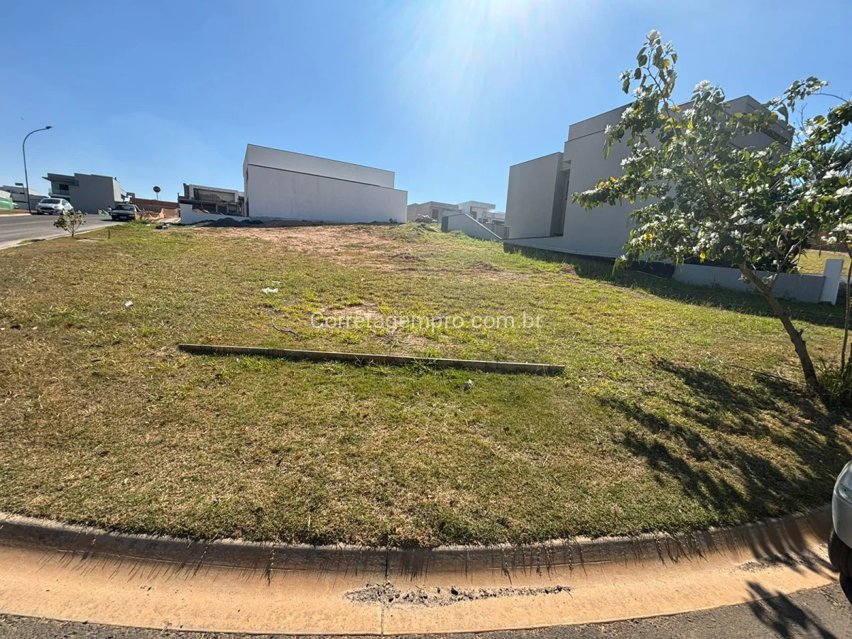 Lote de esquina a venda no condomínio London Park Indaiatuba